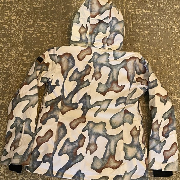 GSOU SNOW Women’s Snow Jacket NWT GS-1901 Color 054 Size XL Camouflage - Picture 2 of 10